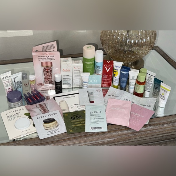 NEW Luxury Skincare Bundle 40 Items Cleanser Serum SPF Moisturizer Eye Toner - Picture 3 of 13